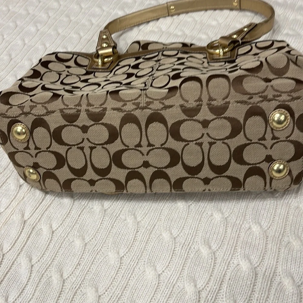 Coach Purse Signature Print/Gold